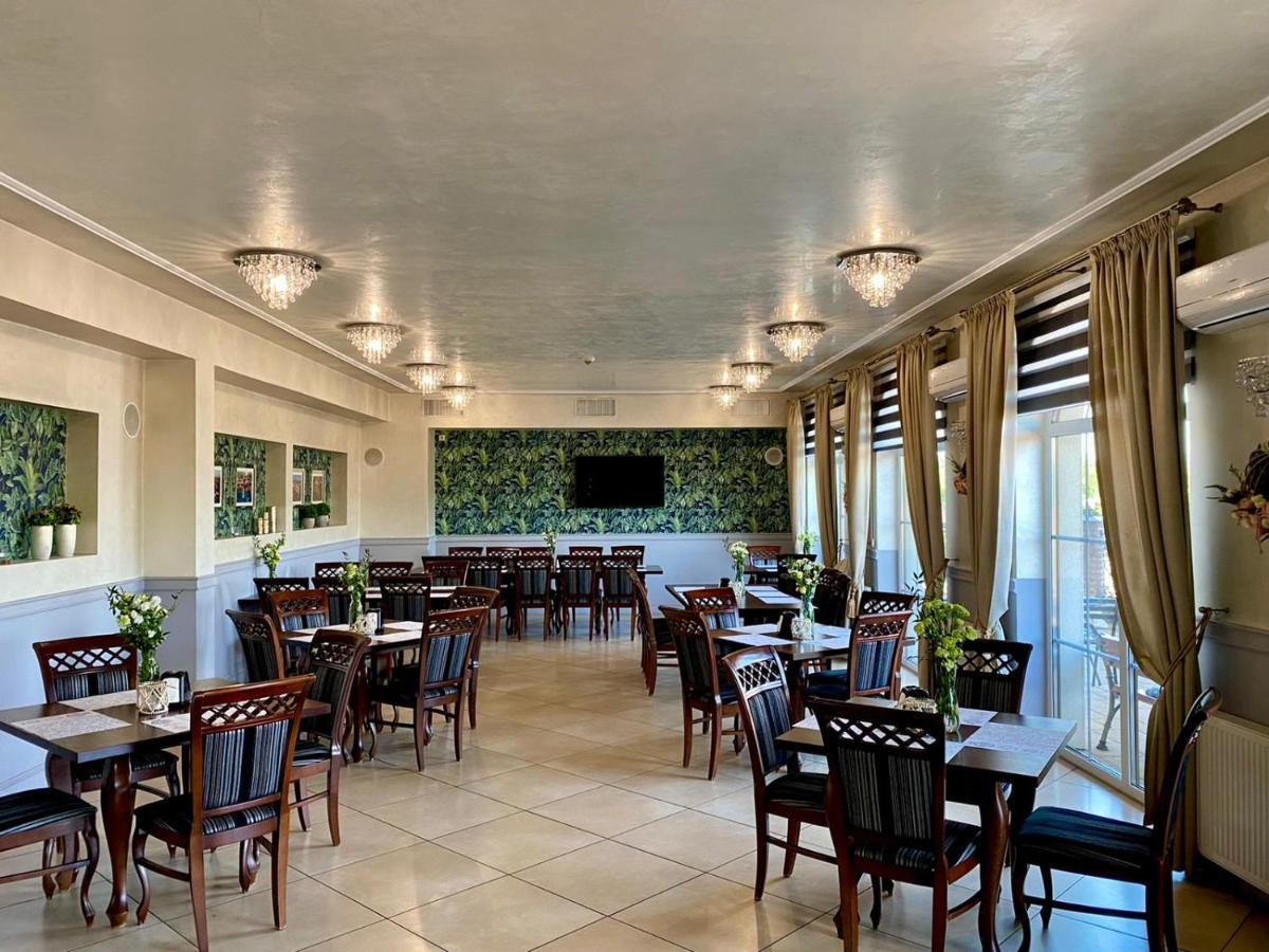 Hotel Stara Gorzelnia Licheń 外观 照片
