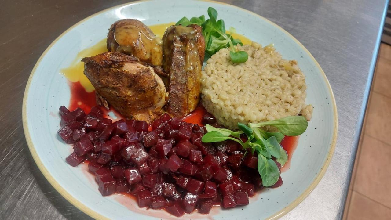 Hotel Stara Gorzelnia Licheń 外观 照片