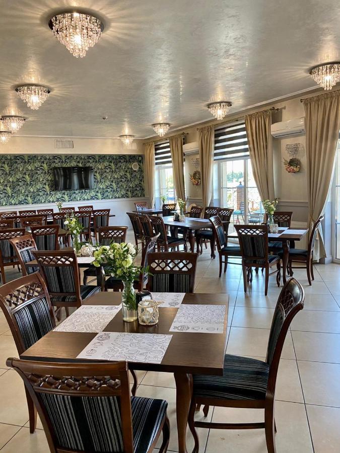 Hotel Stara Gorzelnia Licheń 外观 照片