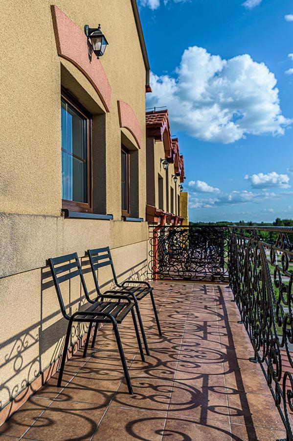 Hotel Stara Gorzelnia Licheń 外观 照片