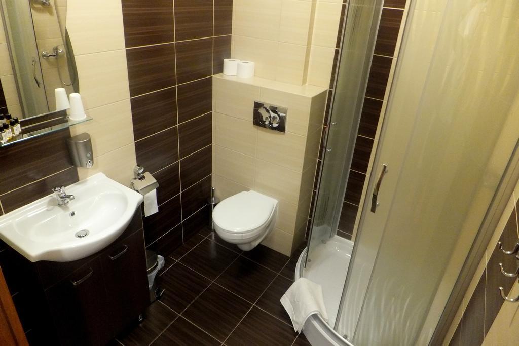 Hotel Stara Gorzelnia Licheń 客房 照片
