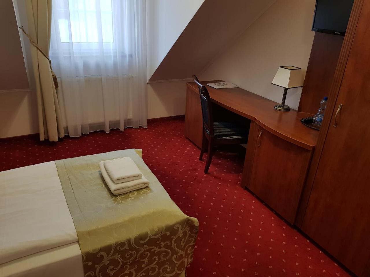 Hotel Stara Gorzelnia Licheń 外观 照片